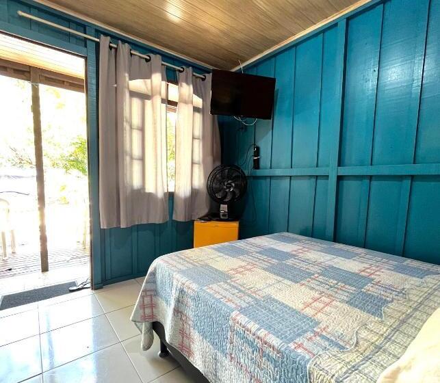 Quarto Estandar Banheiro Compartilhado, Pousada & Camping Tubarão