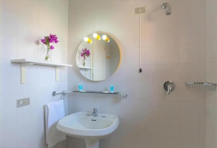 スタンダードスタジオ, Residence Bouganville