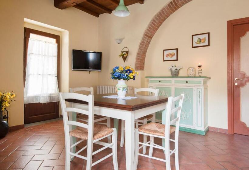 آپارتمان 1 خوابه با تراس, Agriturismo Le Buche Di Viesca