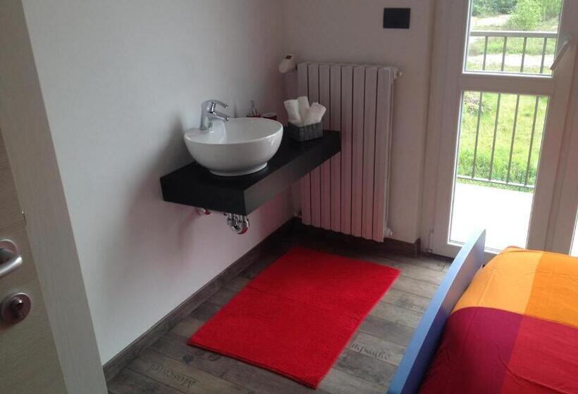 اتاق استاندارد یک تخته با سرویس بهداشتی مشترک, Grandi Cime Guest House