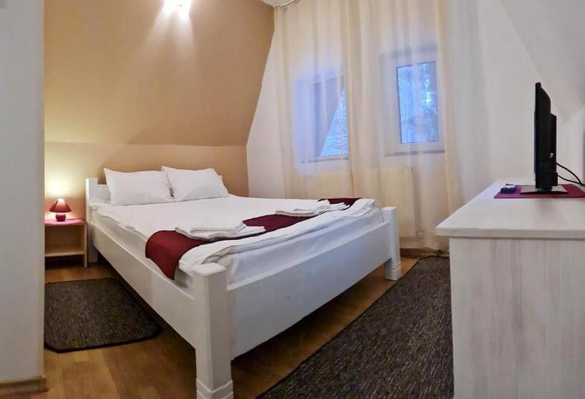 Пентхаус, Pensiunea Happy Inn