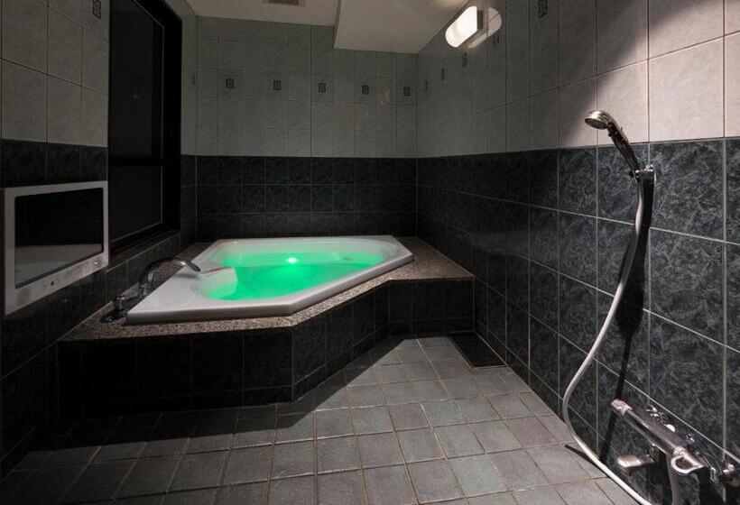 标准间, Fine Into The Premlum