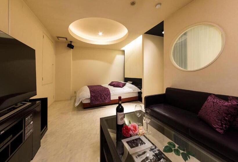 标准间, Fine Into The Premlum