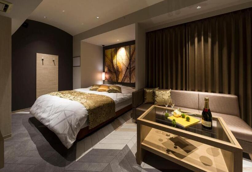 标准间, Fine Into The Premlum