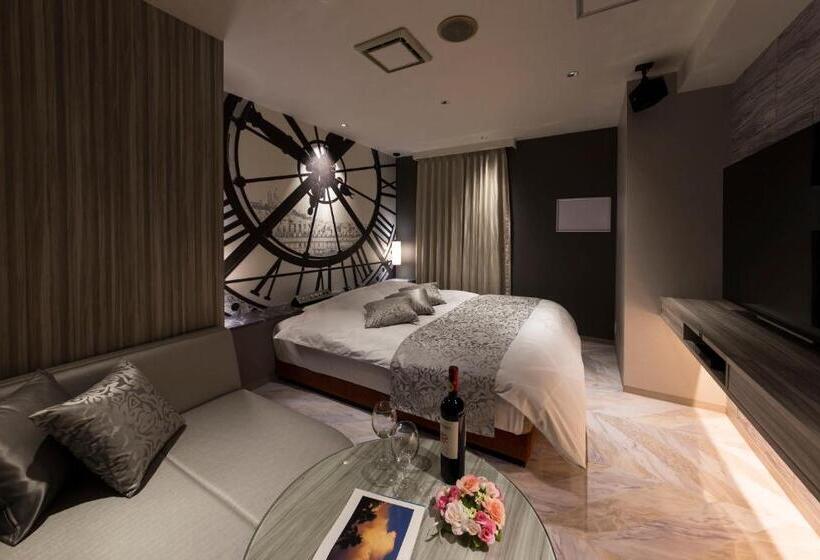 标准间, Fine Into The Premlum