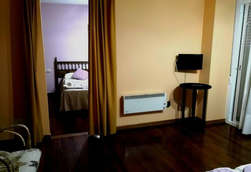 Четырехместный Номер Стандарт, Residencia Derby