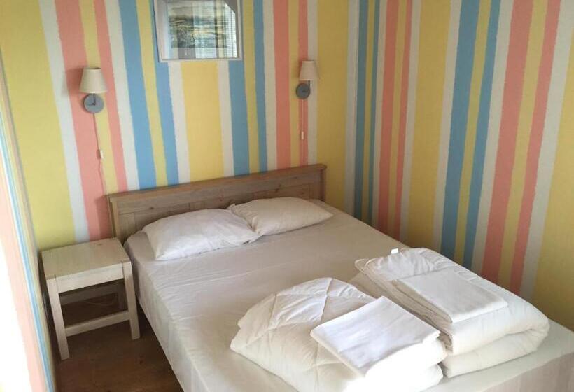 اتاق خانوادگی, Sammuli Holiday Village