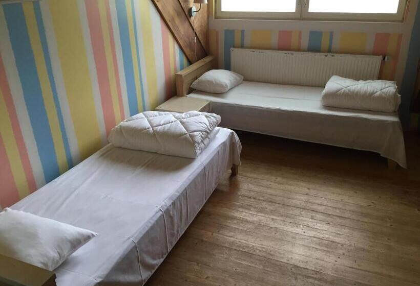 اتاق استاندارد چهار تخته, Sammuli Holiday Village