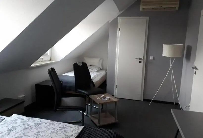 Standard Triple Room, Café Pension Steffen