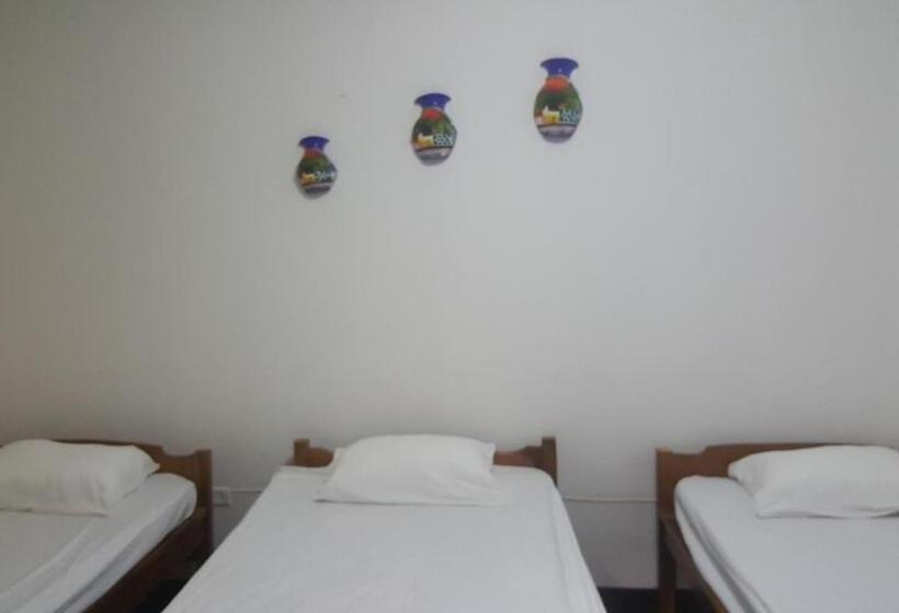 스탠다드 트리플 룸, Hostal El Jardin