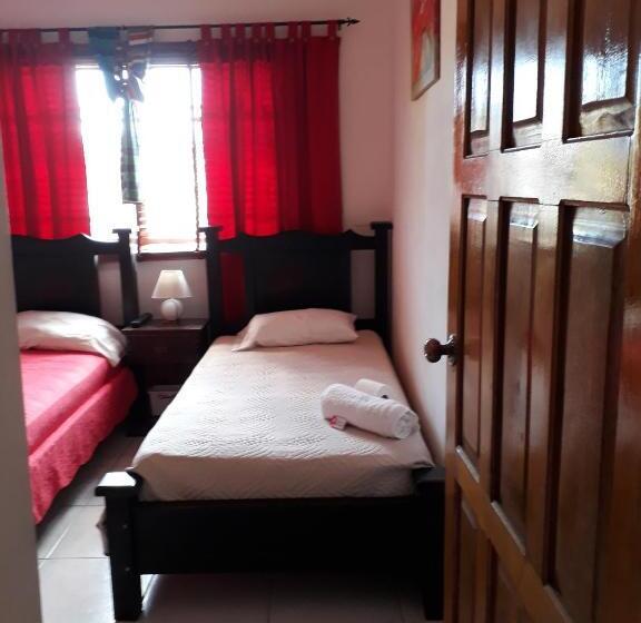 Номер Стандарт, Hostal Compostela Inn
