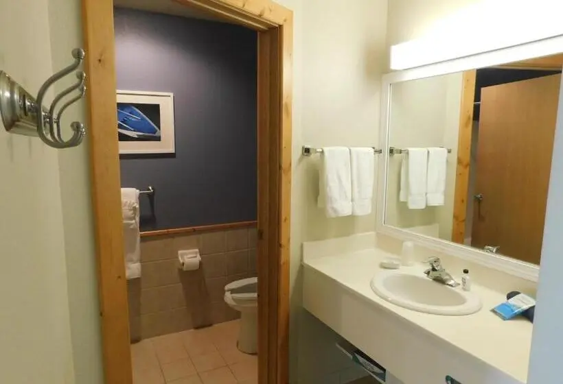 Standard-huone King-vuode, Quarterdeck Resort