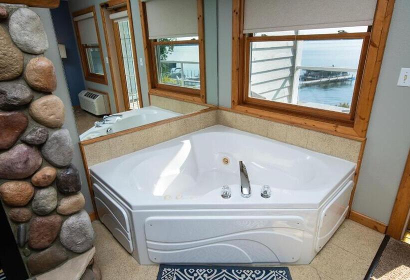 스탠다드 룸 킹사이즈 침대, Quarterdeck Resort