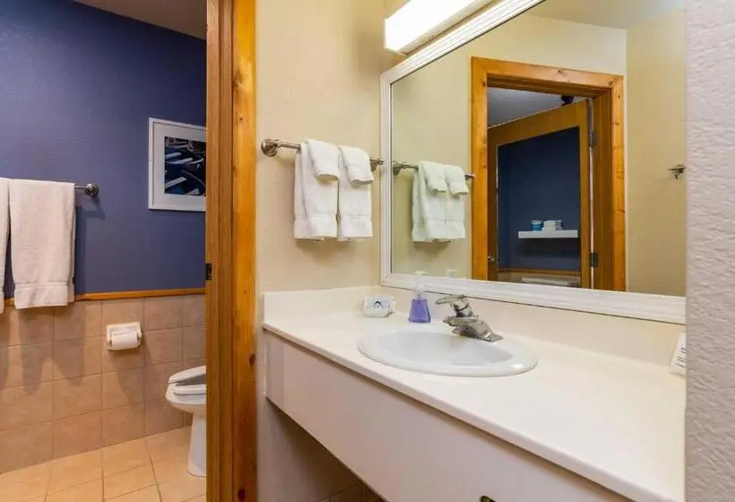 Standard-huone Queen-vuode, Quarterdeck Resort
