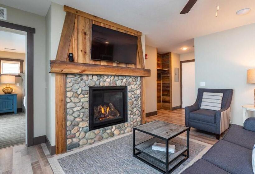 프리미엄 스위트, Quarterdeck Resort