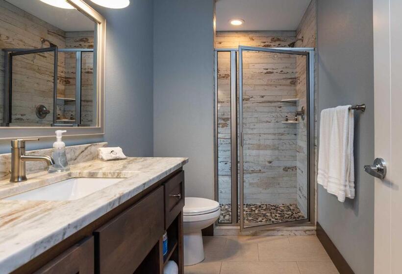 프리미엄 스위트, Quarterdeck Resort