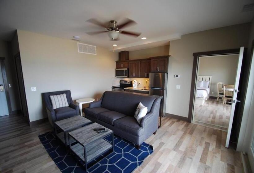 프리미엄 스위트, Quarterdeck Resort