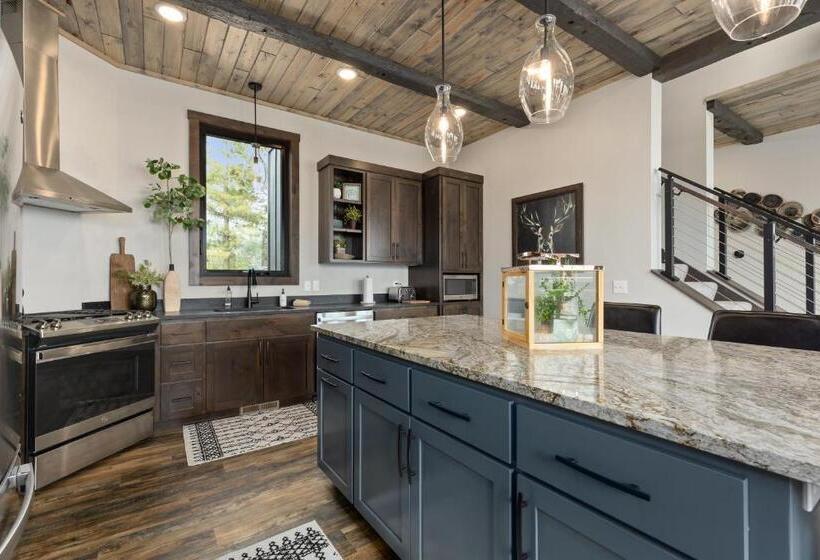 5침실 아파트, Quarterdeck Resort