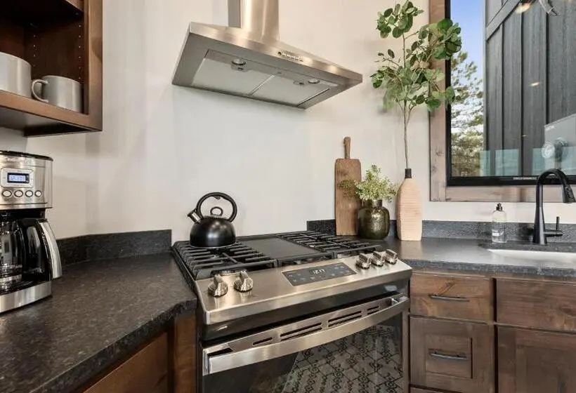 5 Bedroom Apartment, Quarterdeck Resort