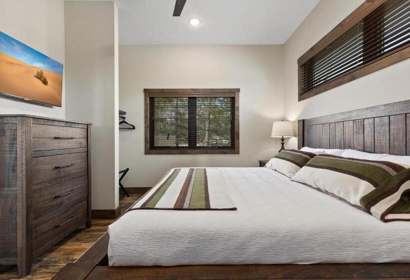 5침실 아파트, Quarterdeck Resort