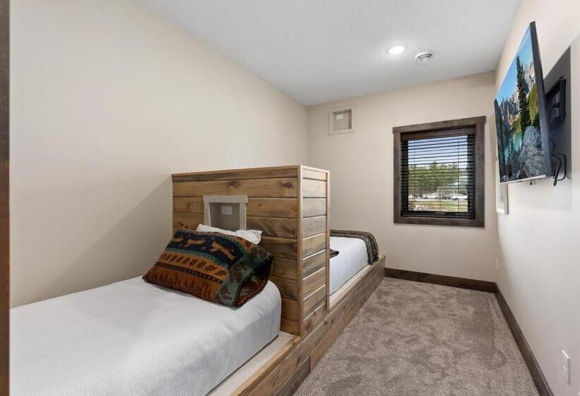 5침실 아파트, Quarterdeck Resort