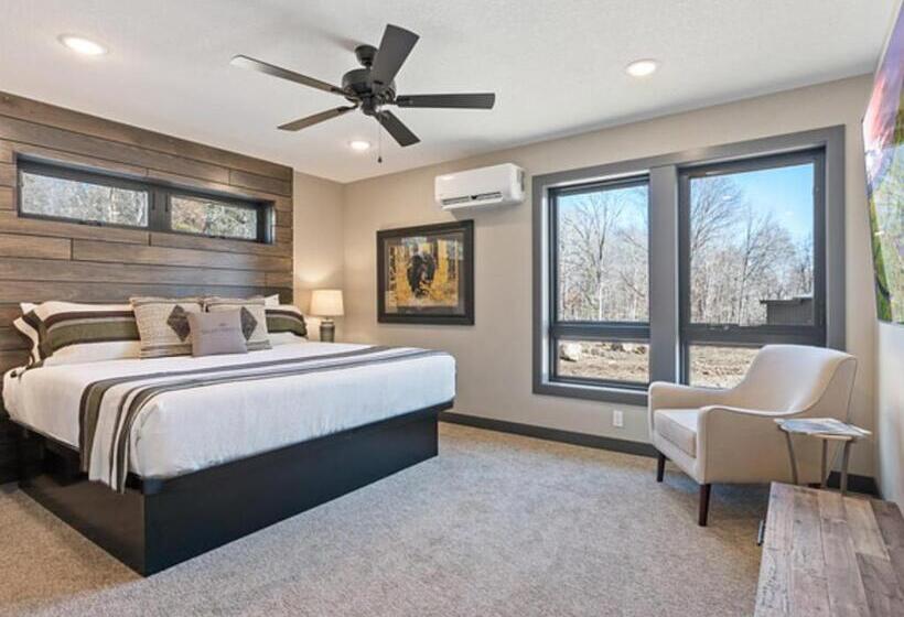 오두막, Quarterdeck Resort