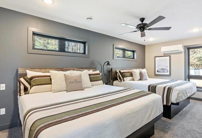 오두막, Quarterdeck Resort