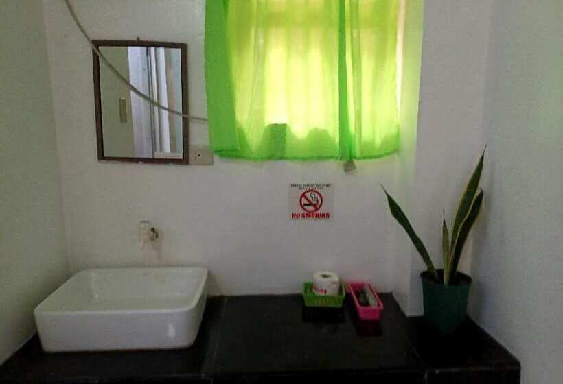 اتاق استاندارد, Pete's Inn