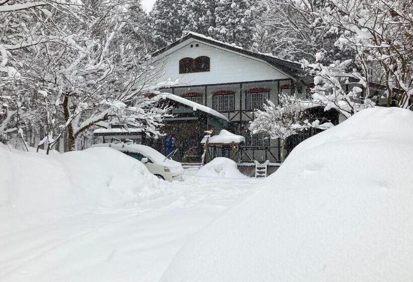 Семейный Номер, Kizuna Lodge & Bbq Centre
