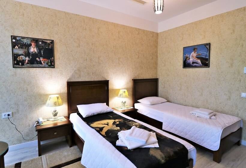 Номер Стандарт, Liberty Theatre