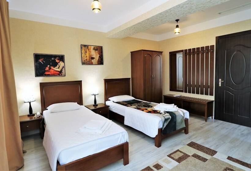 Номер Стандарт, Liberty Theatre