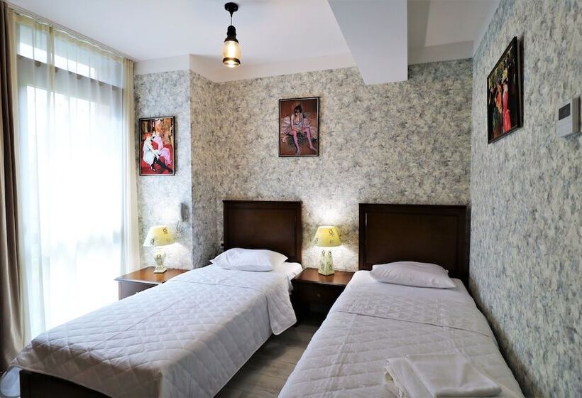 Номер Стандарт, Liberty Theatre