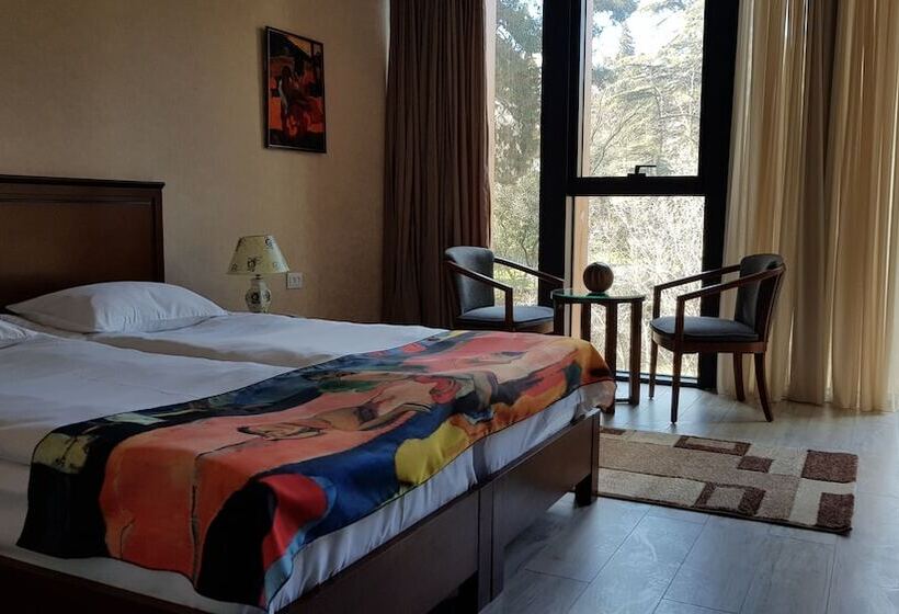 Номер Стандарт, Liberty Theatre