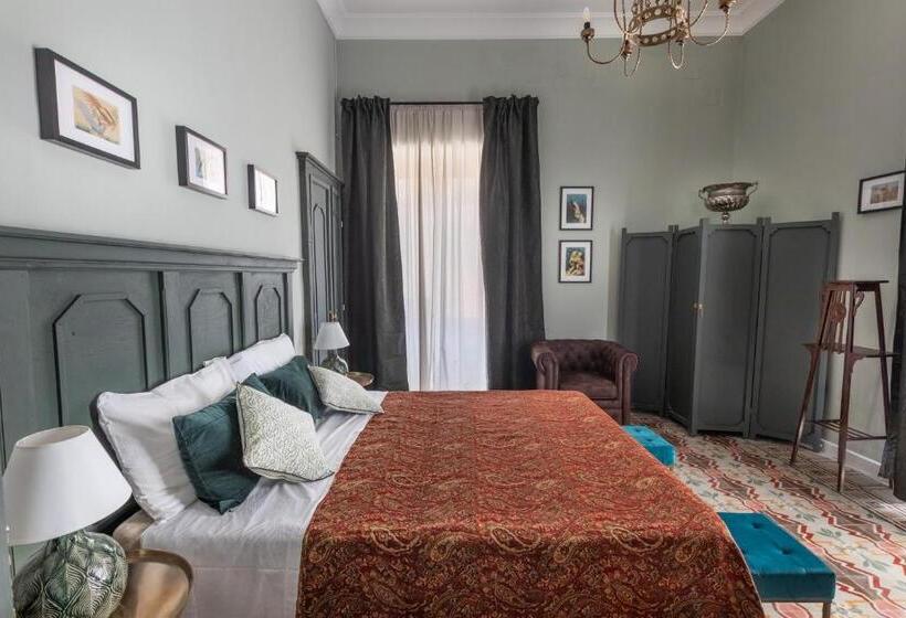 اتاق سوپریور, Donna Maddalena