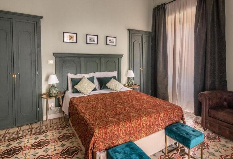 اتاق سوپریور, Donna Maddalena