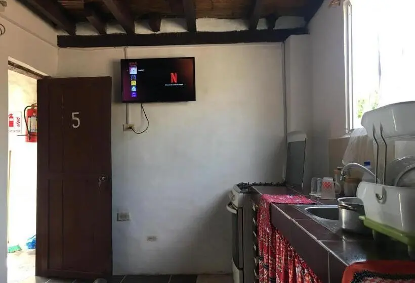 بانگلوی لوکس, Hostal San Andrés De K Noa