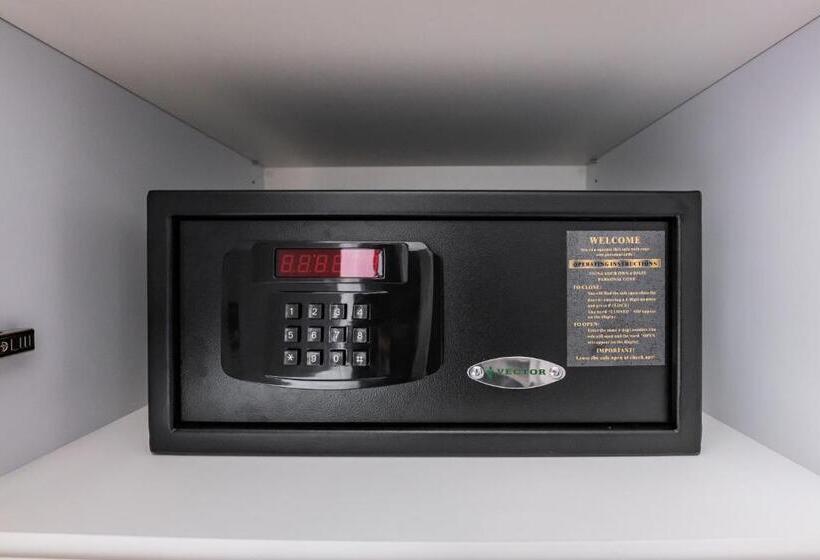 Deluxe Szoba Erkéllyel, More Than Accommodation