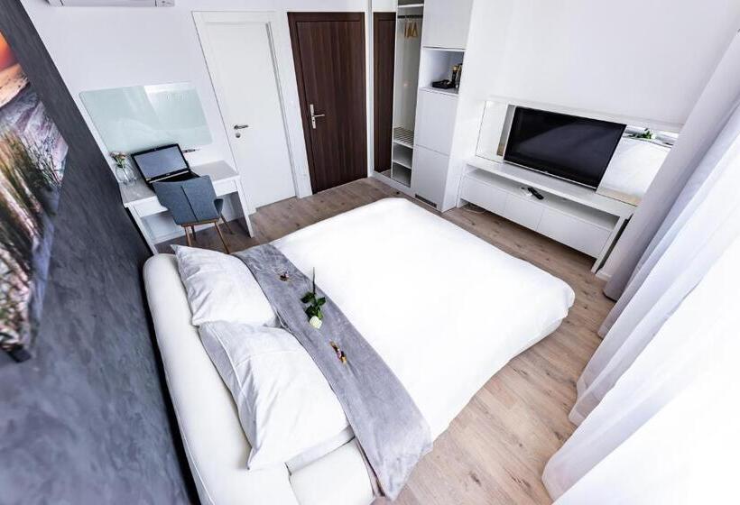 Standard Szoba, More Than Accommodation