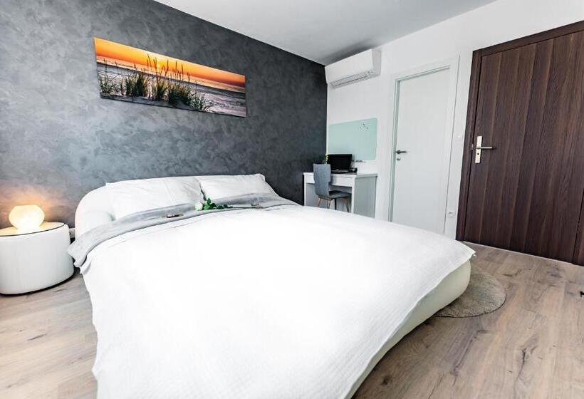اتاق استاندارد, More Than Accommodation