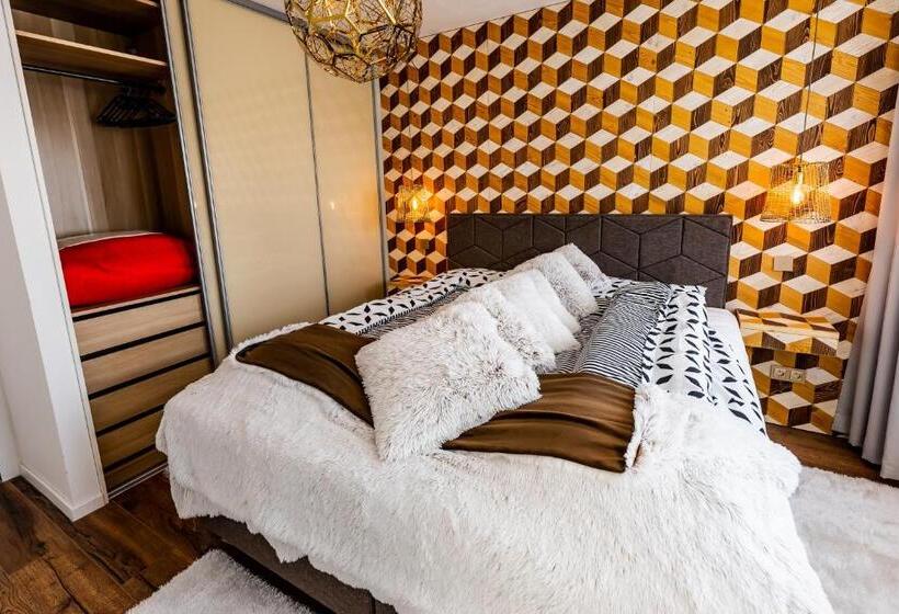 1 Szobás Apartman Erkéllyel, More Than Accommodation