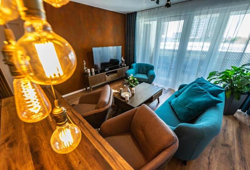 آپارتمان 1 خوابه با بالکن, More Than Accommodation