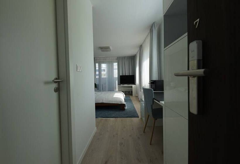 Business szoba, More Than Accommodation