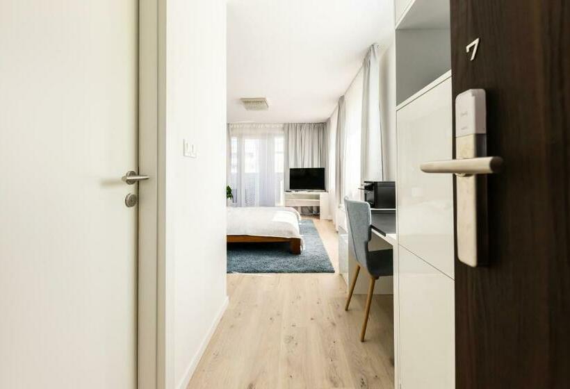 Business szoba, More Than Accommodation