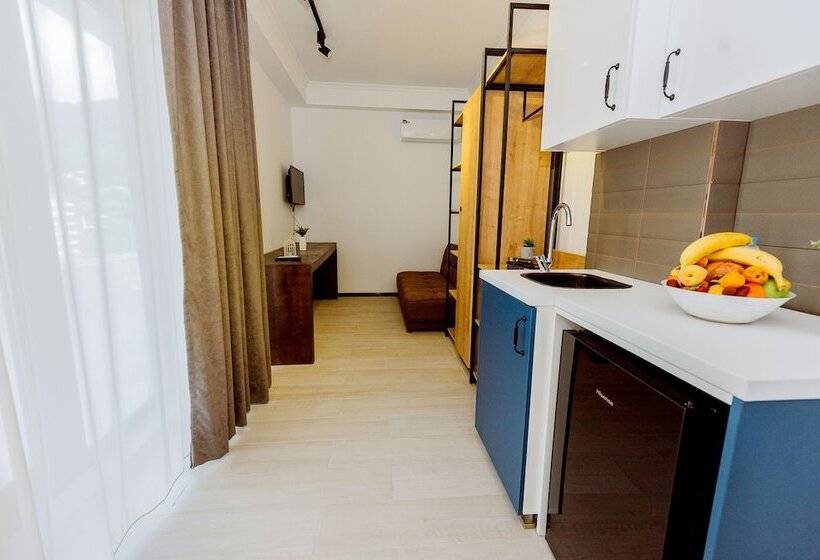 غرفة ديلوكس مطلّة علي البحر, Roshe By Mgzavrebi