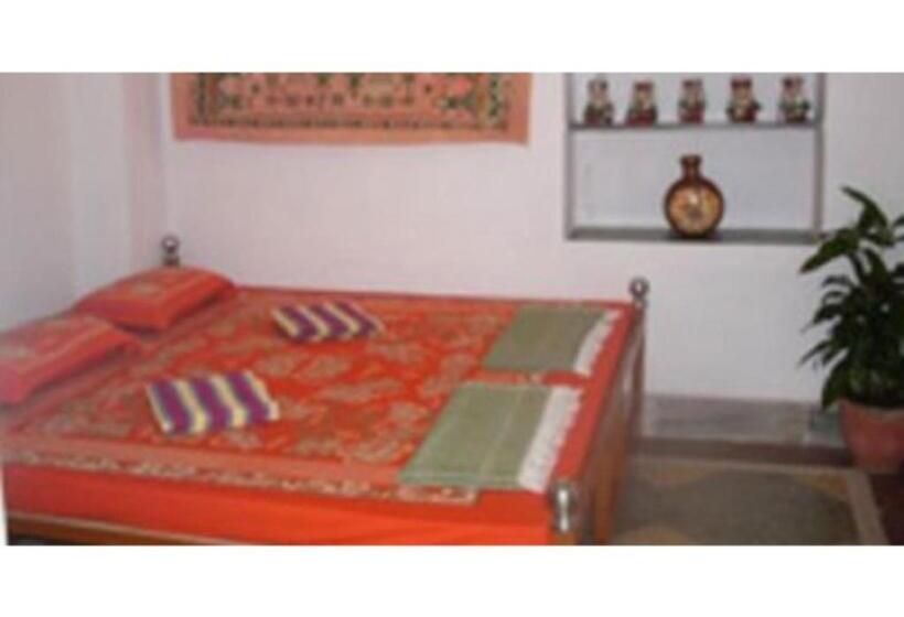 Quarto Economy, Siddarth