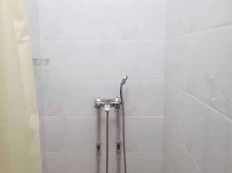 تختخواب در اتاق مشترک, Marika S Hostel