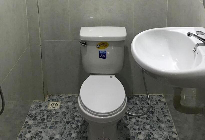 اتاق لوکس, The Small Guest House