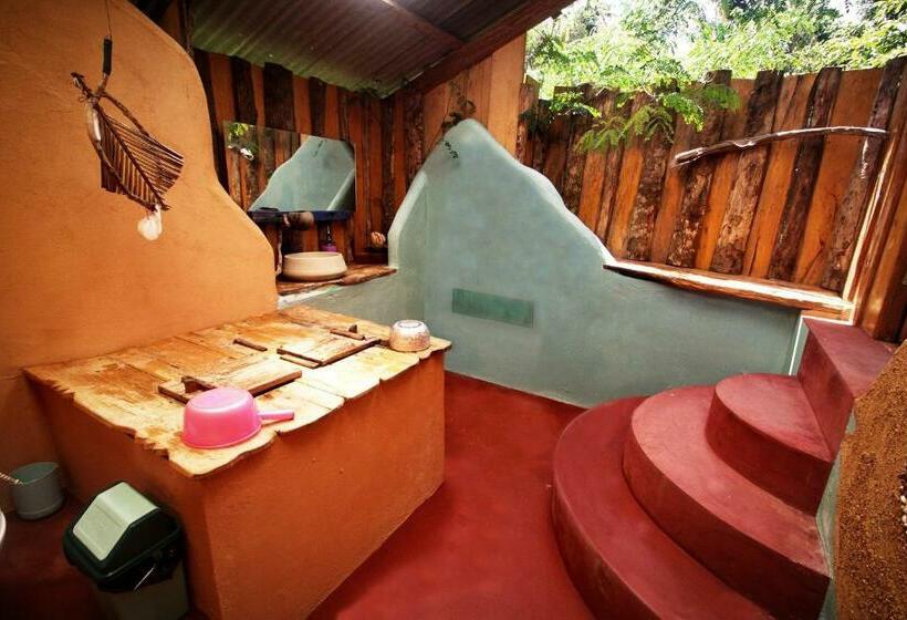 家庭洋房, Lonely Beach