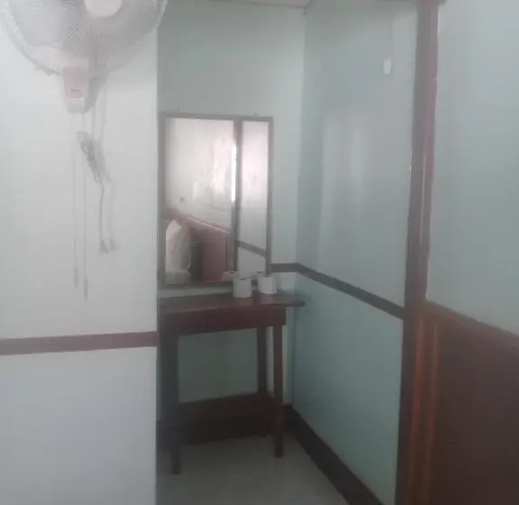 Habitación Triple Economy, Scenery Guest House