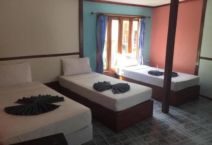 Habitación Cuádruple Estándar, Scenery Guest House